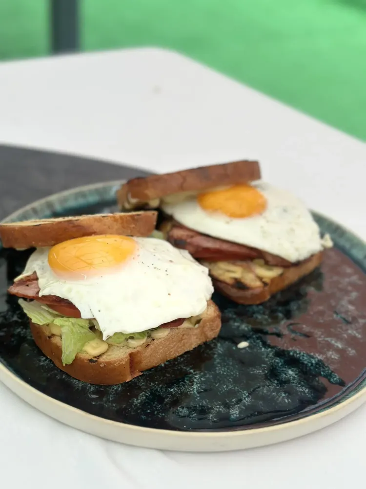 Toast avec oeuf